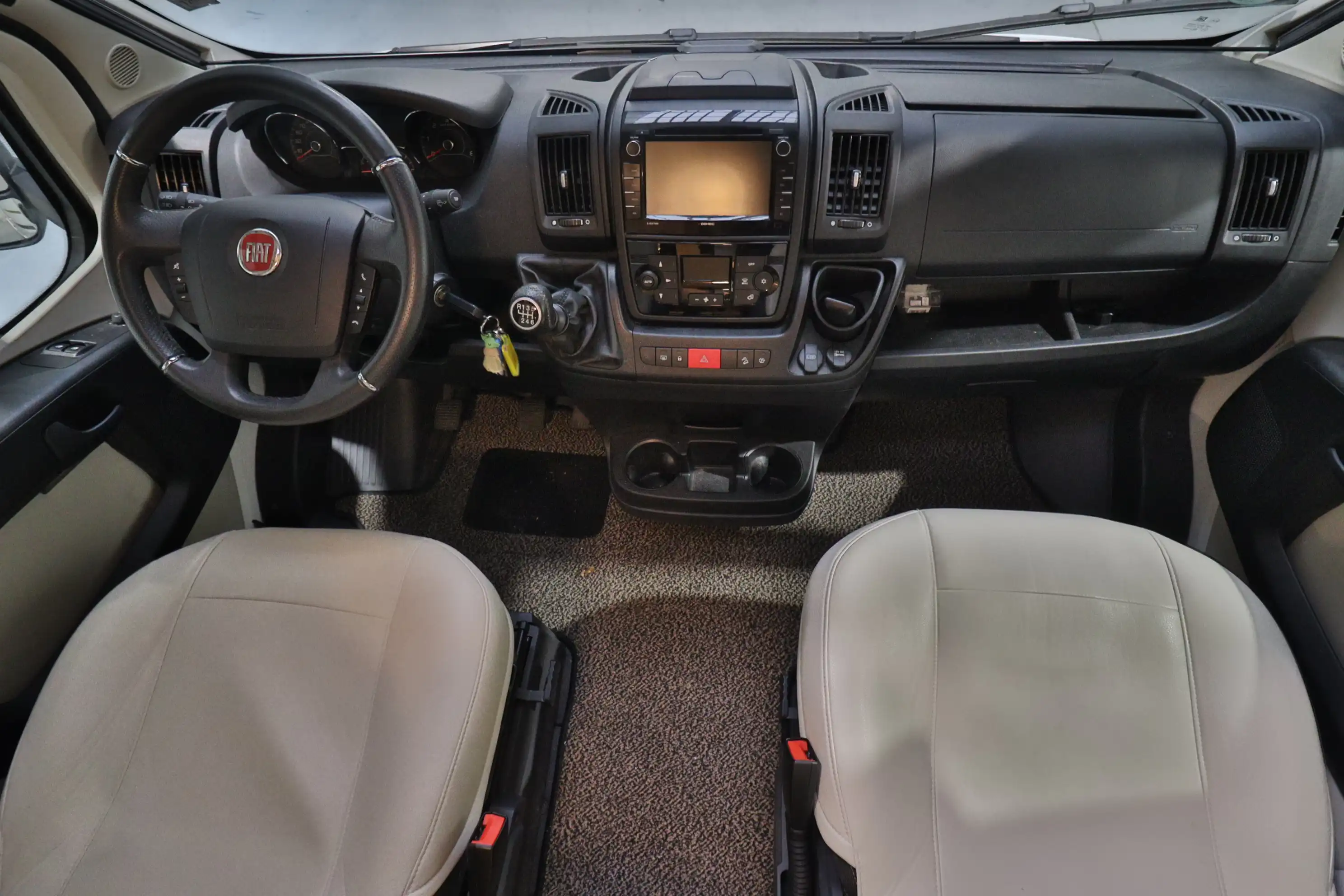 EURAMOBIL Profila RS 725 QB